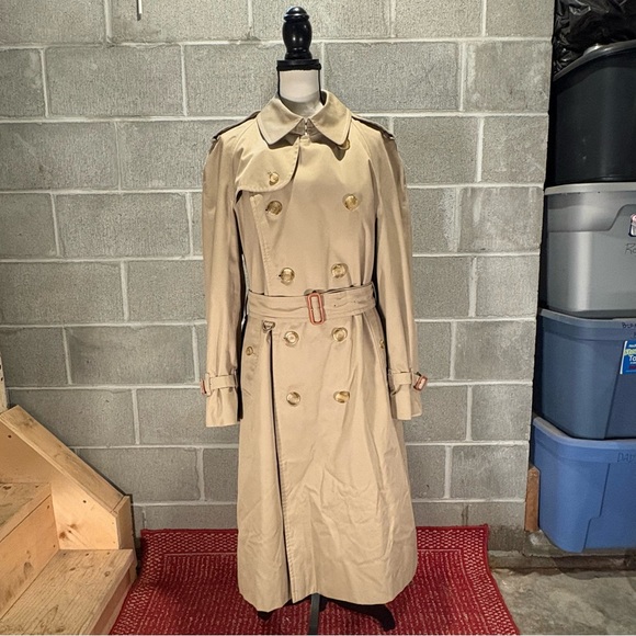 Burberry trench coat - Picture 2 of 15